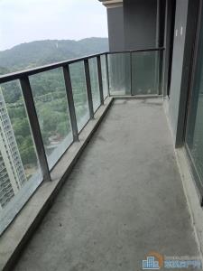 江滨之城，江岸臻园195万，带车位