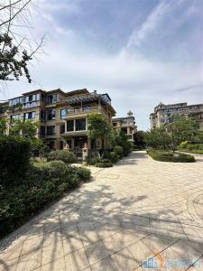 珑玥府上叠 380万 带星空露台 送车位