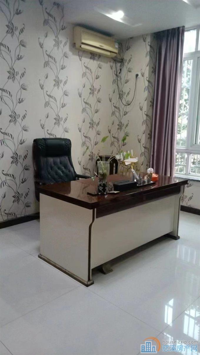 剑南家园别墅四室二厅精装4500元