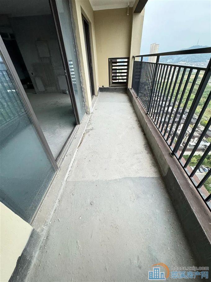 急卖 翡丽湾146平方103万楼.王位置