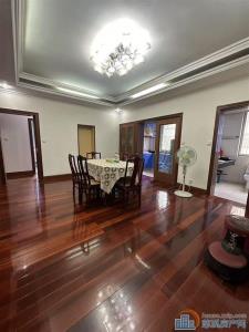 虞波北园2楼130平精装修168万