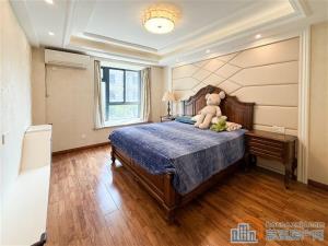 金色港湾小区  精装纯电梯洋房 拎包入住
