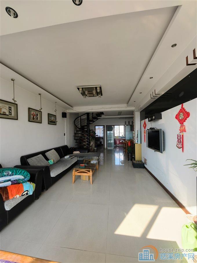 特价房出售胜地名苑顶复带车位精装直接房源