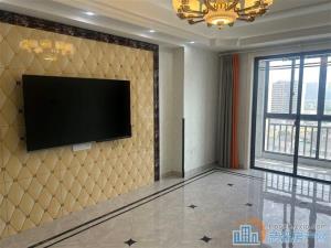 裕嘉小区全新精装修带车位 东边套