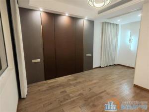 檀悦府叠墅四室三卫精装修5900元/月