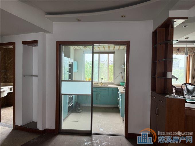 华泰西苑168平+阁楼+车库150万直接