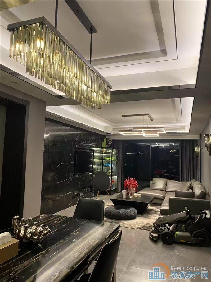 金仕华庭豪华装修，黄金楼层，三间朝南