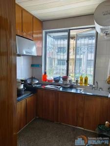 西洋寺综合楼二楼90平老精装135万