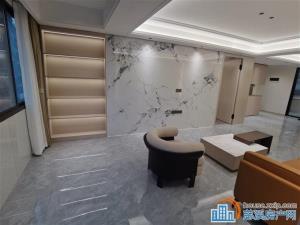 新城中心 3楼140+储藏室全新精装直接