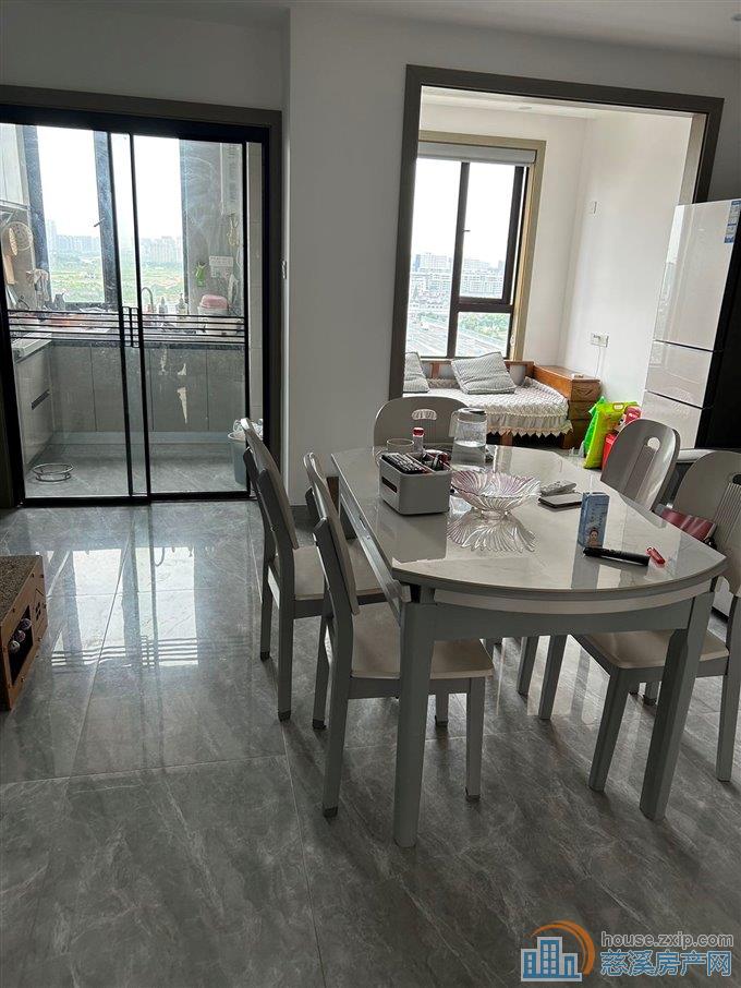 盛泰嘉苑欢乐颂107平精装修162.8万