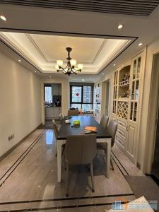 金仕华庭 124平 精装黄金楼层225万