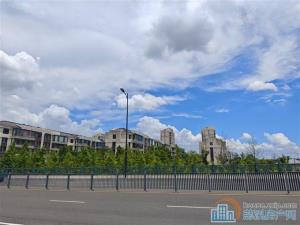 中海湖心半岛一复地下送花园送两个车位直接