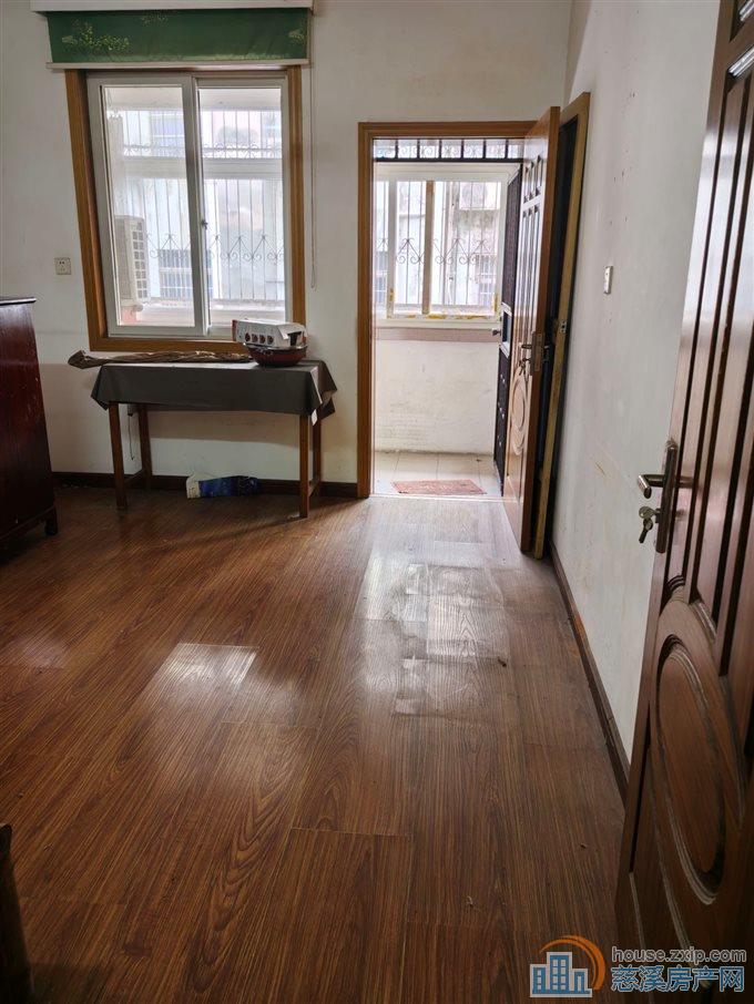 金山新村东区2楼69平65万直接