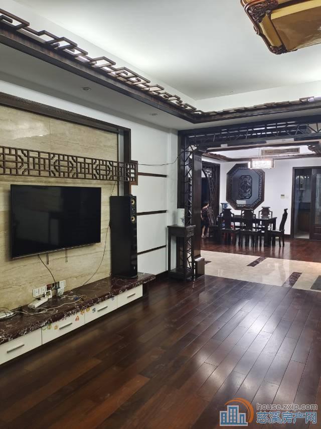 东方明珠洋房5楼208平精装双车位216万直