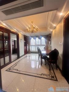 嘉景园 豪装带地暖182平方199万