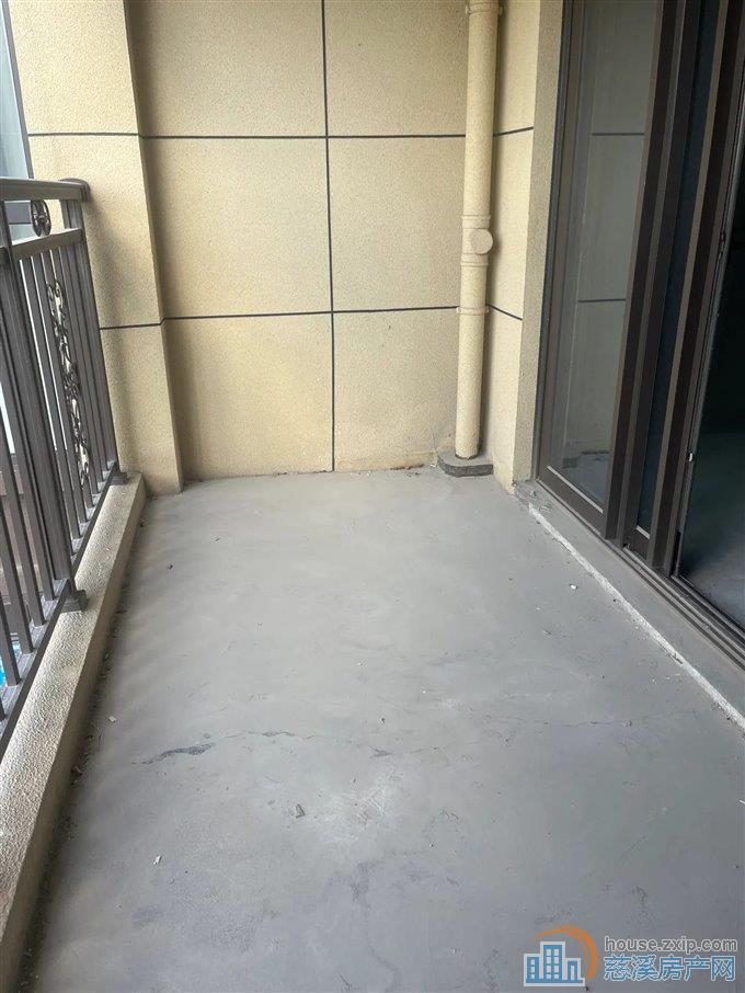 江滨之城    全天采光峙山庄园全景