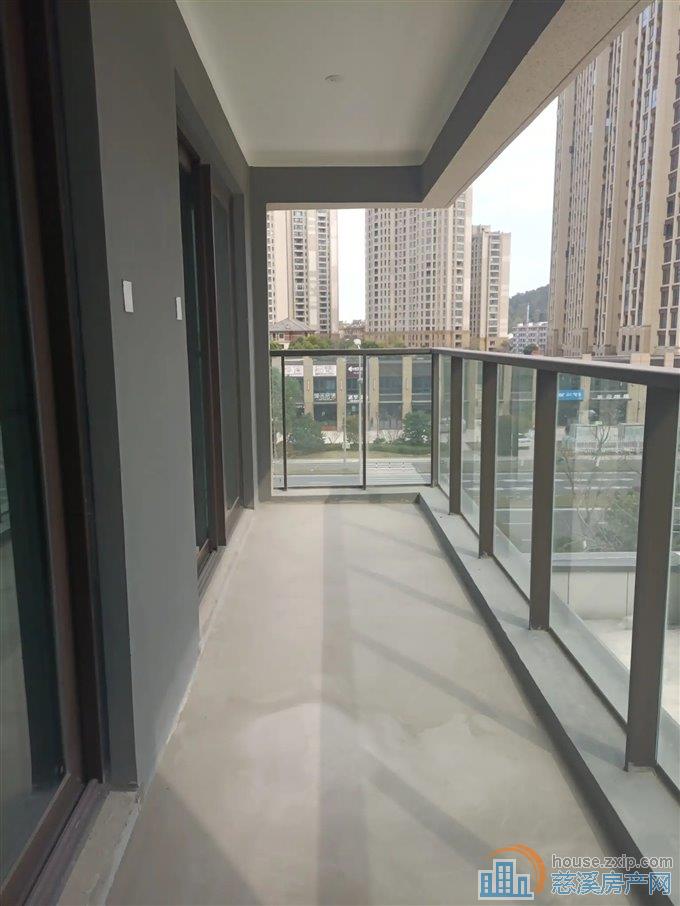 江滨之城    东边套