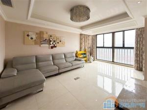 鸣北小区146平155万送车位精装修