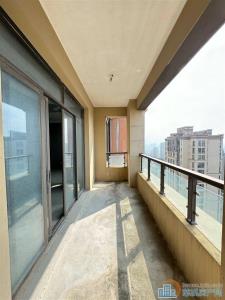 天悦湾 毛坯198平方152万低总价