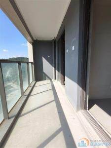 急卖江岸臻园124平145万带车位东边套