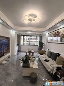 相士地南苑99平精装136万带车位杂物间