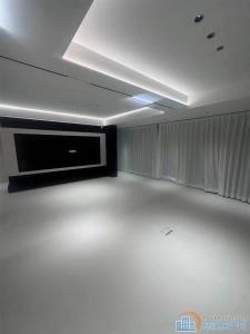 万固中上楼层四开间朝南全新精装直接钥匙在