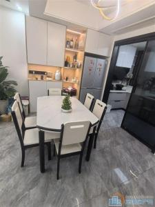 相士地南苑99平精装136万带车位杂物间