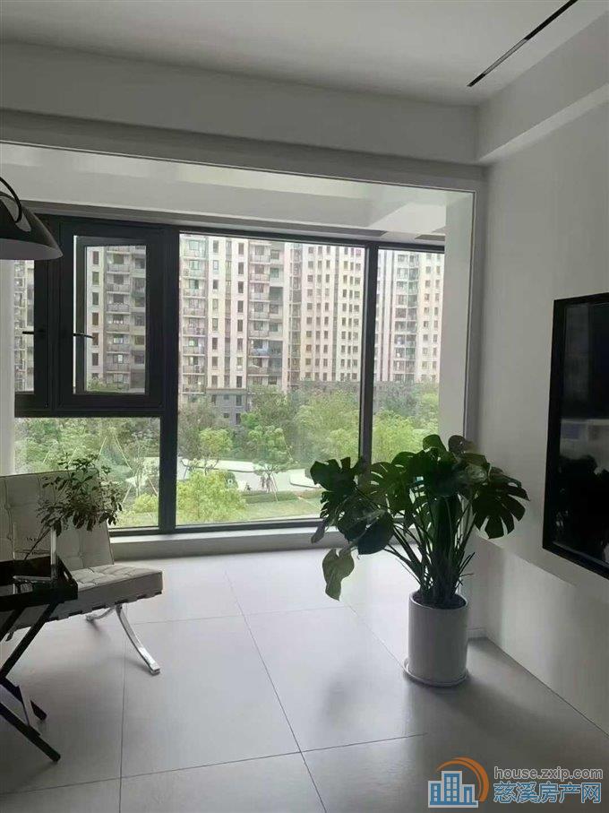 城西青樾府131平精装有图158万