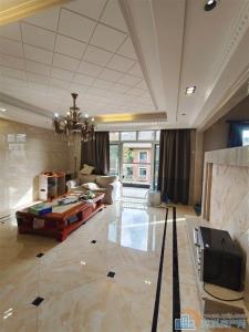 梵石花园 精装 实用面积265平方车位