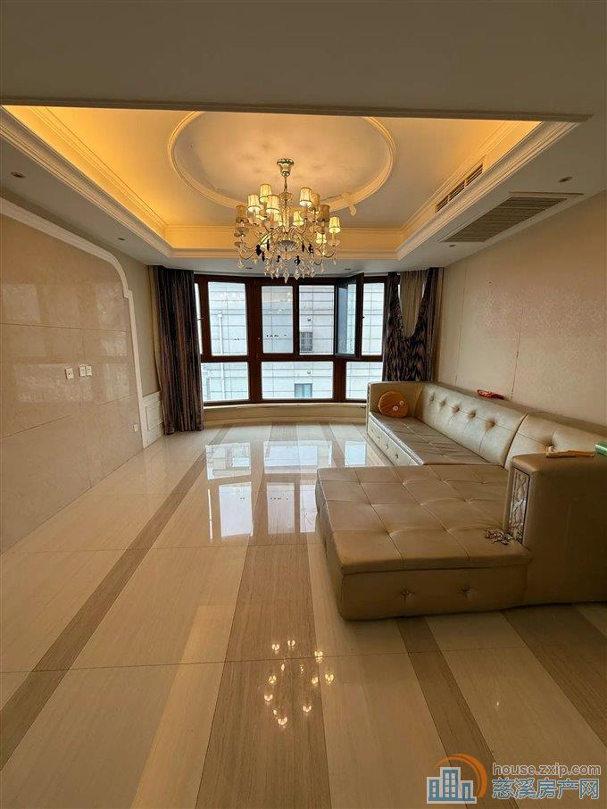 和润公寓 133平 精装带车库 149万