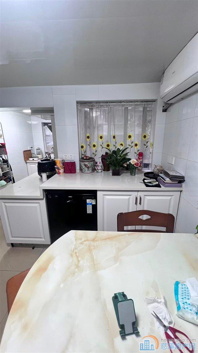 吉祥新村一楼73平多套精装二室88万等