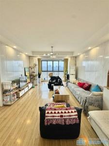 中梁泊景庭131平125万精装洋房