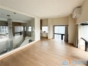 金科大厦 爱琴海旁复式精装公寓