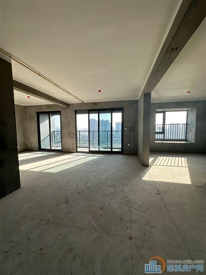 中交玉宸园129平 带车位160万一口价