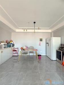 柏顿嘉园118平精装110万满五带车位