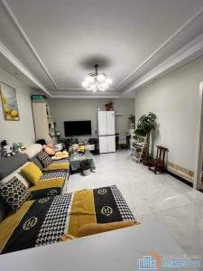 秒杀界牌新村90平精装采光无遮挡储藏间