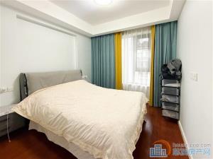 洋房保利俯院江南南区143平275万