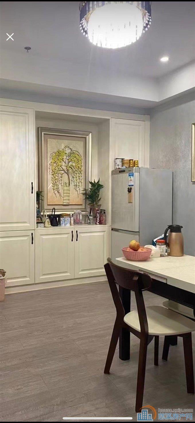 新都明珠苑70平2室精装2800元带车位直