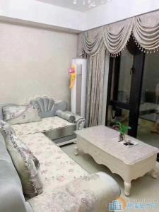 双喜花园75平带储藏室豪装拎包入住