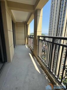 亏本急卖 江滨之城185平方 带车位