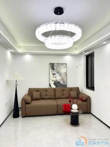 金山新村74平全新豪装拎包入住架空层