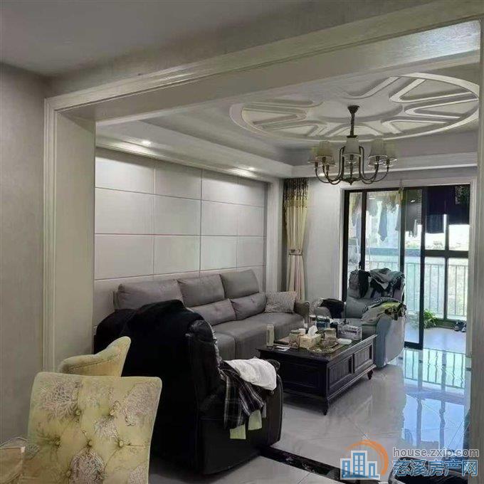 白金湾132平自住精装修125.8万直接