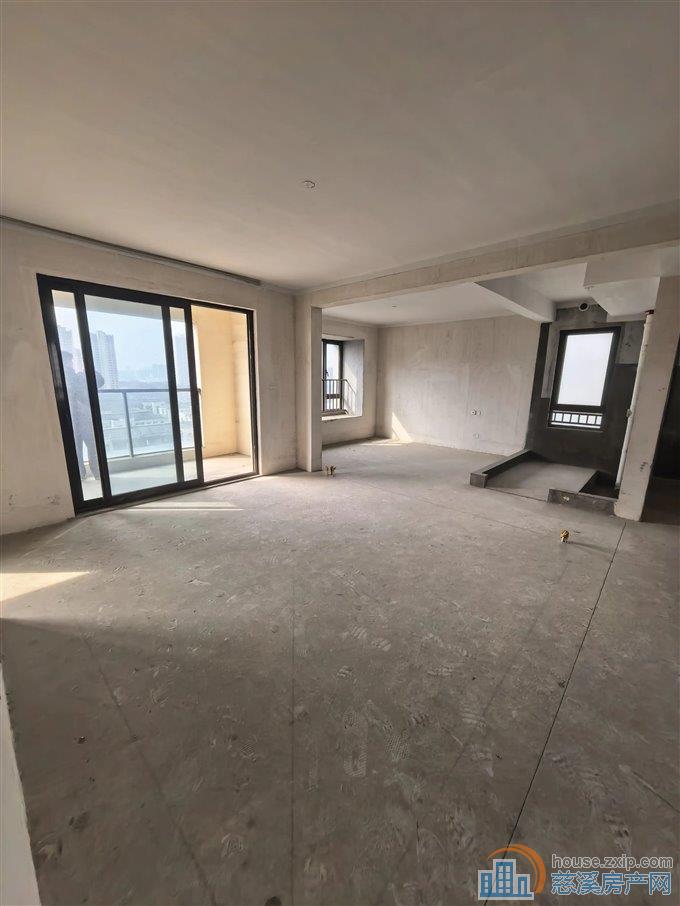 中海湖心半岛花苑   湖景房带车位