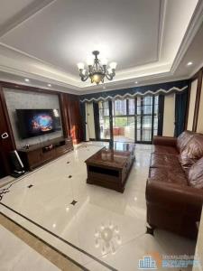 金仕华庭137平精装带车位好楼层可读书