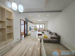 吾悦华府132平方三室两厅两卫直接房源