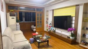 园丁新村4楼130平车库一个