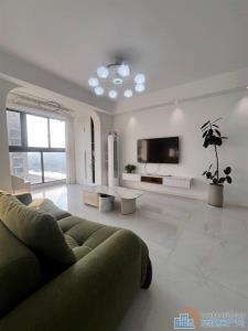 观湖佳苑93平精装修130万