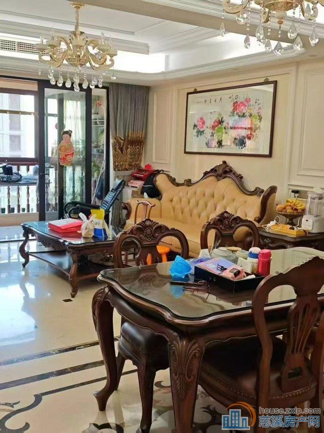 绿城诚园124平车位一个