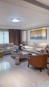 绿城玫瑰园全屋地暖带车位好楼层171平