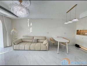 天铂佳苑93平中间层精装带车位99.8万